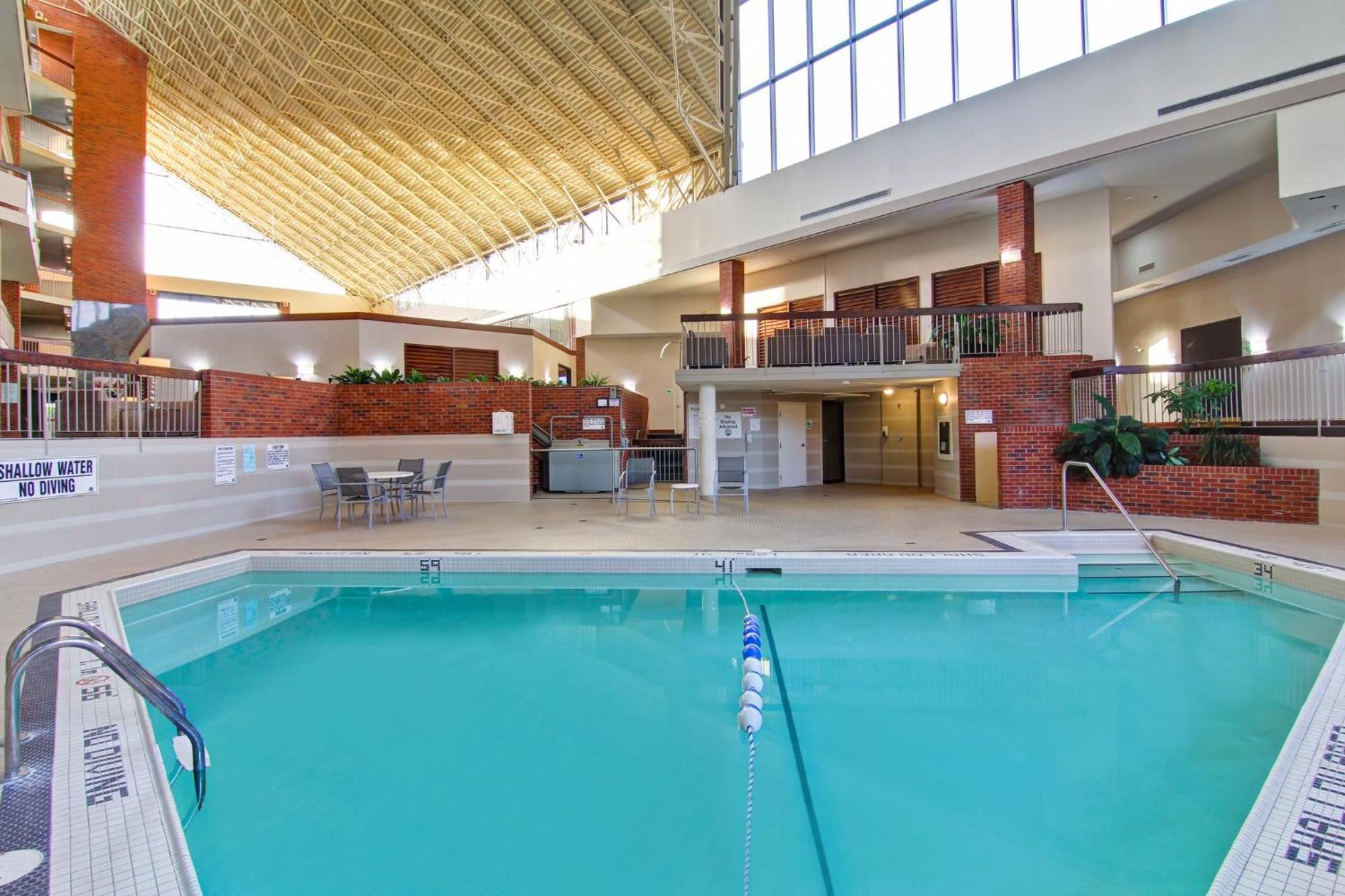 Holiday Inn Oakville Centre By Ihg Dış mekan fotoğraf
